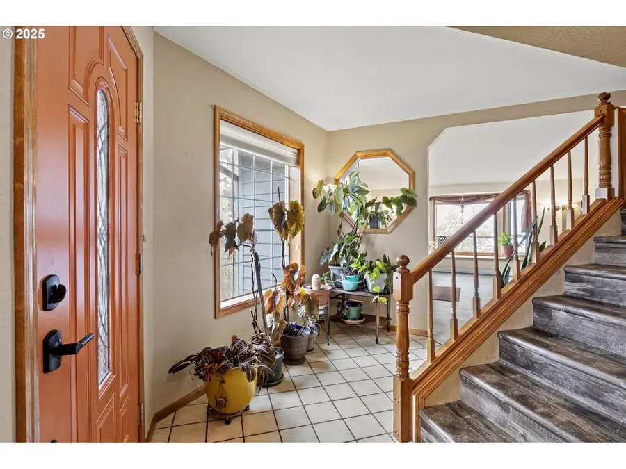 1495 SE Parkwood Dr, Roseburg, OR 97470 - Image #3