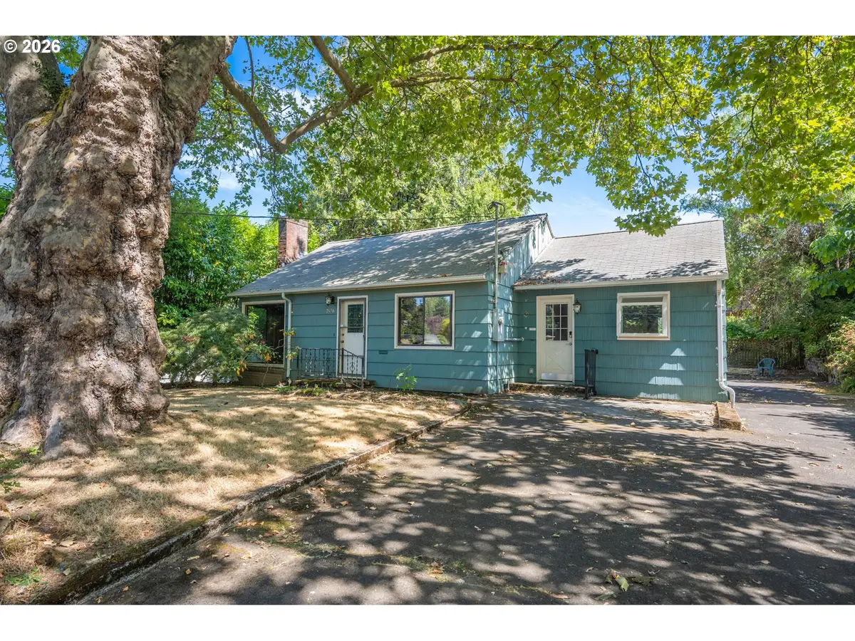 7526 SW Capitol Hill Rd, Portland, OR 97219 - #1