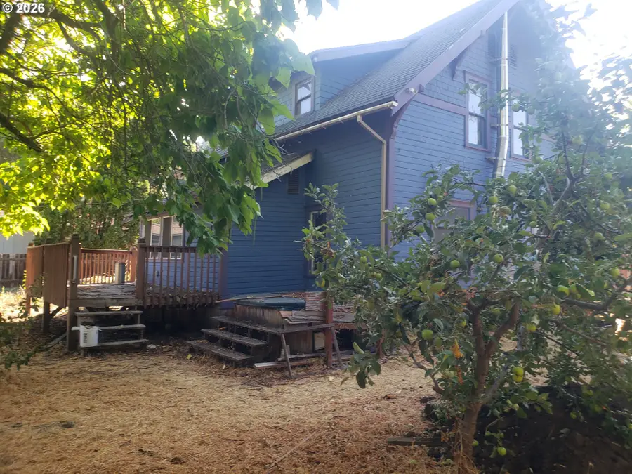 307 3rd St, Lyle, WA 98635 - #2