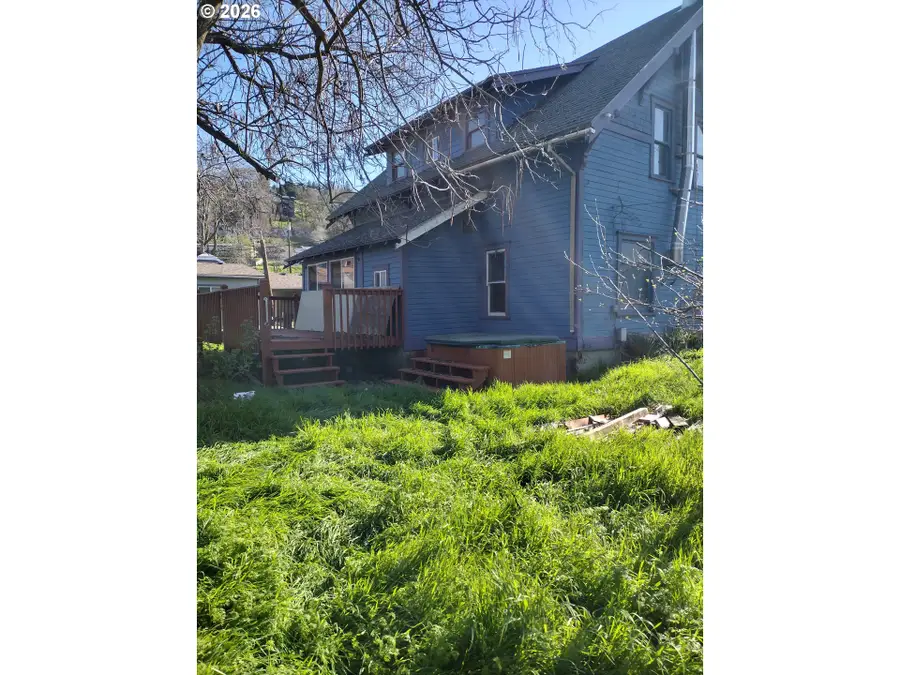 307 3rd St, Lyle, WA 98635 - #3