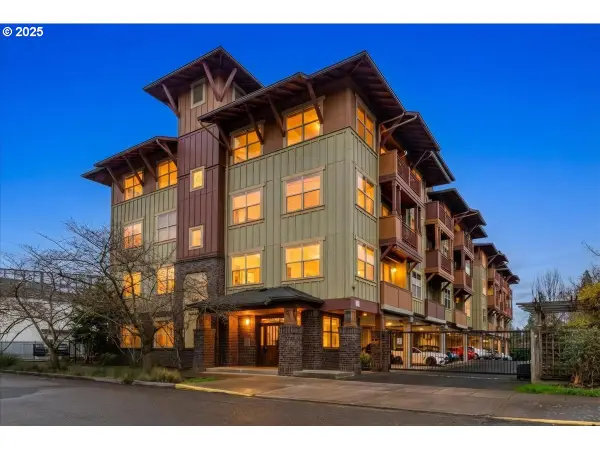 400 NE 100th Ave #101, Portland, OR 97220