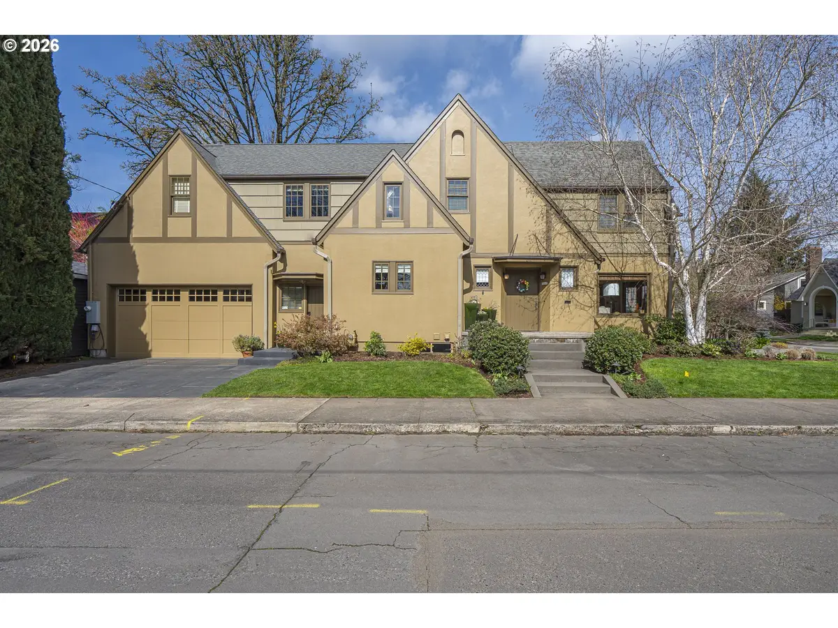 3217 NE Brazee St, Portland, OR 97212 - #1