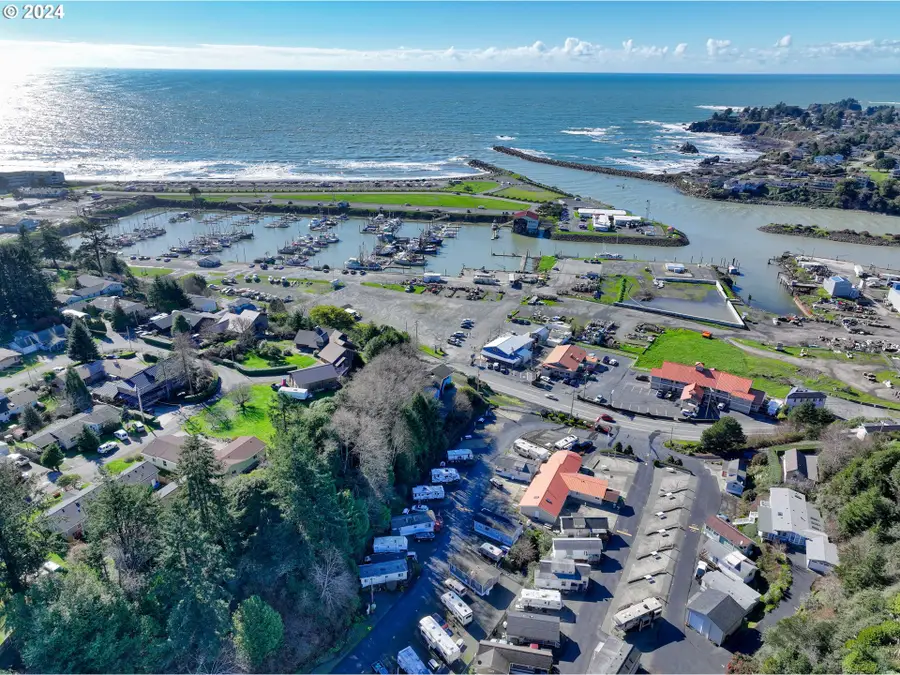 16219 Lower Harbor Rd #18, Brookings, OR 97415 - #2