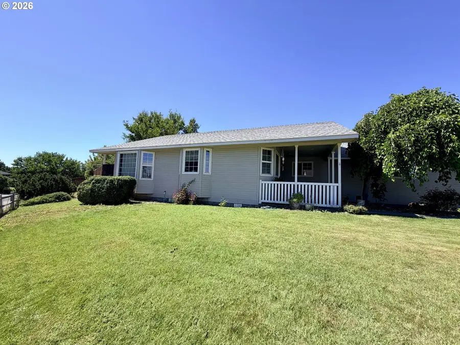 1590 SW Riverhill Dr, Hermiston, OR 97838 - #3