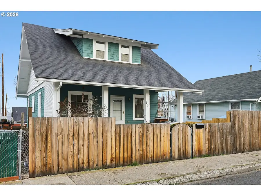 1117 E 9th St, The Dalles, OR 97058 - Image #2