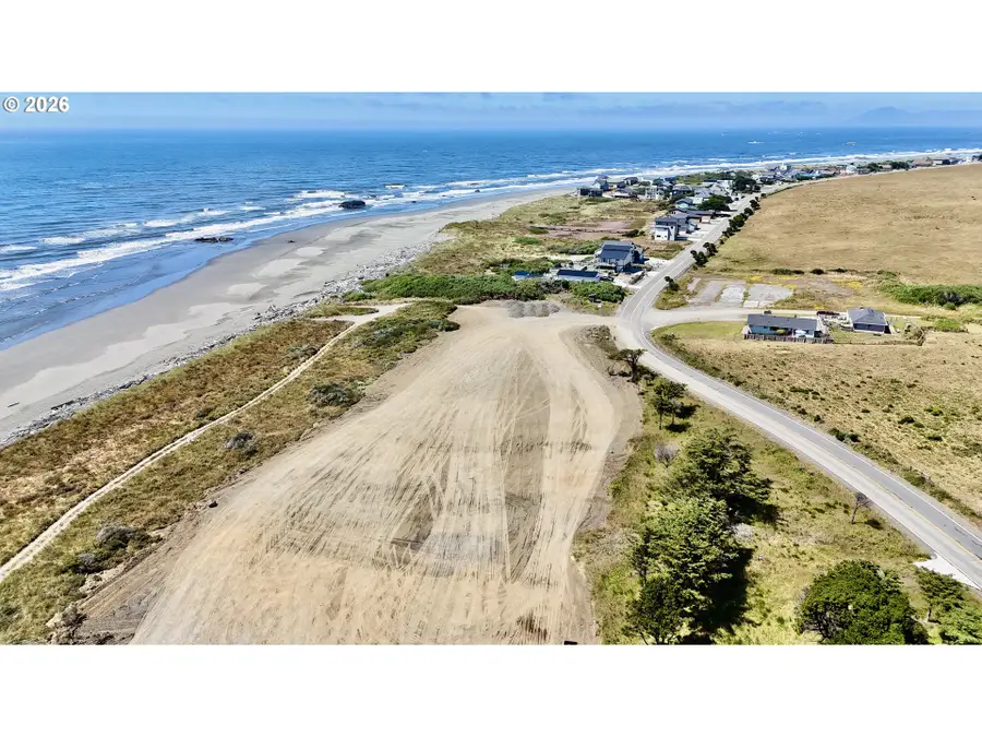 900 Old Coast Rd #2, Wedderburn, OR 97444 - #2