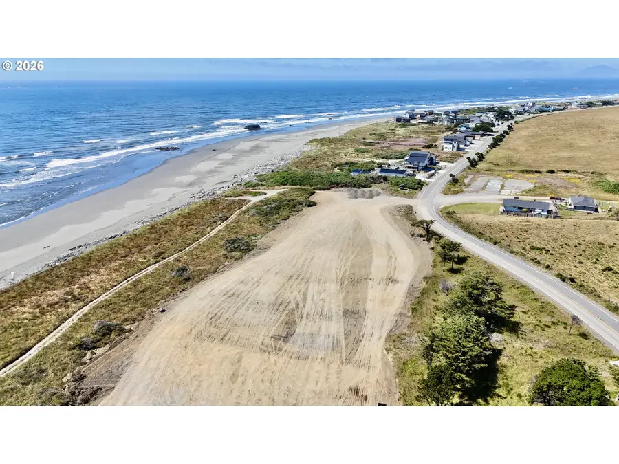 900 Old Coast Rd #2, Wedderburn, OR 97444 - #3