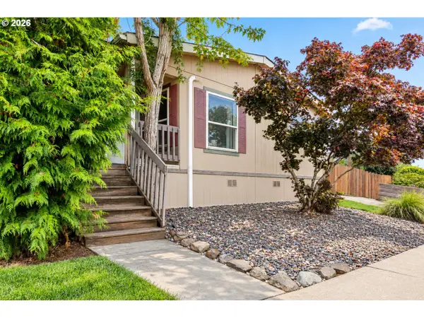 2151 Three Lakes Rd, Albany, OR 97322