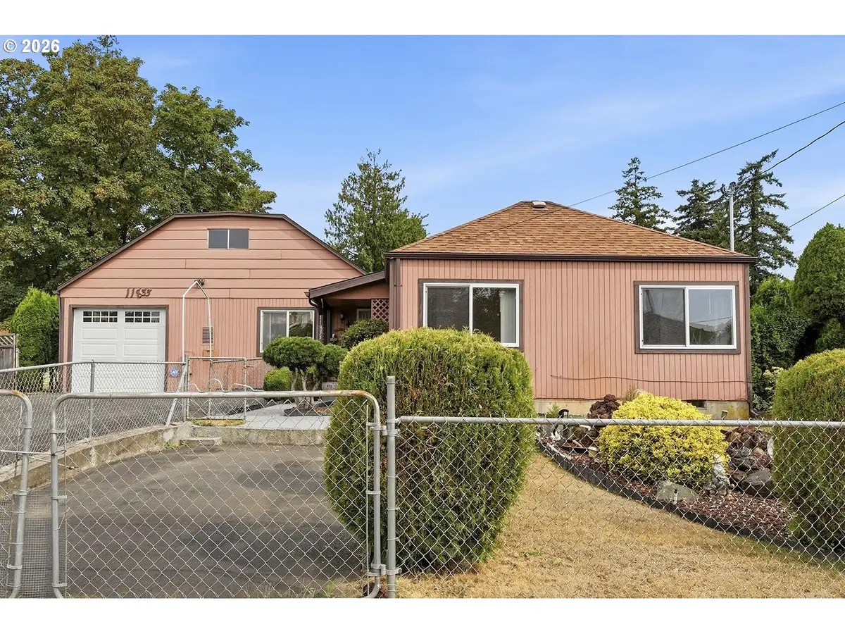 11833 SE Ash St, Portland, OR 97216 - #1
