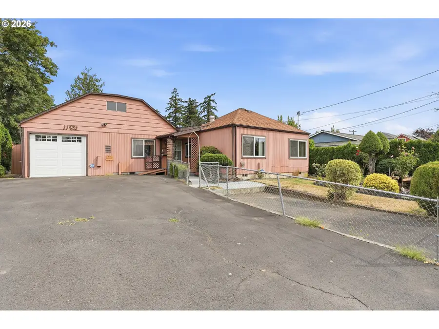 11833 SE Ash St, Portland, OR 97216 - #3