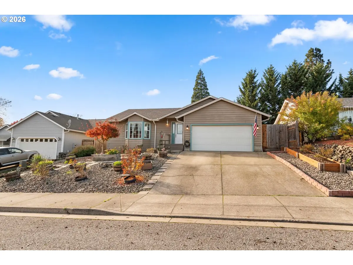 380 Sunnyside Dr, Winston, OR 97496 - Image #1