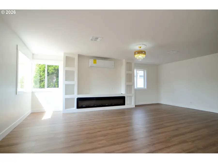12305 SW 7th St, Beaverton, OR 97005 - #3