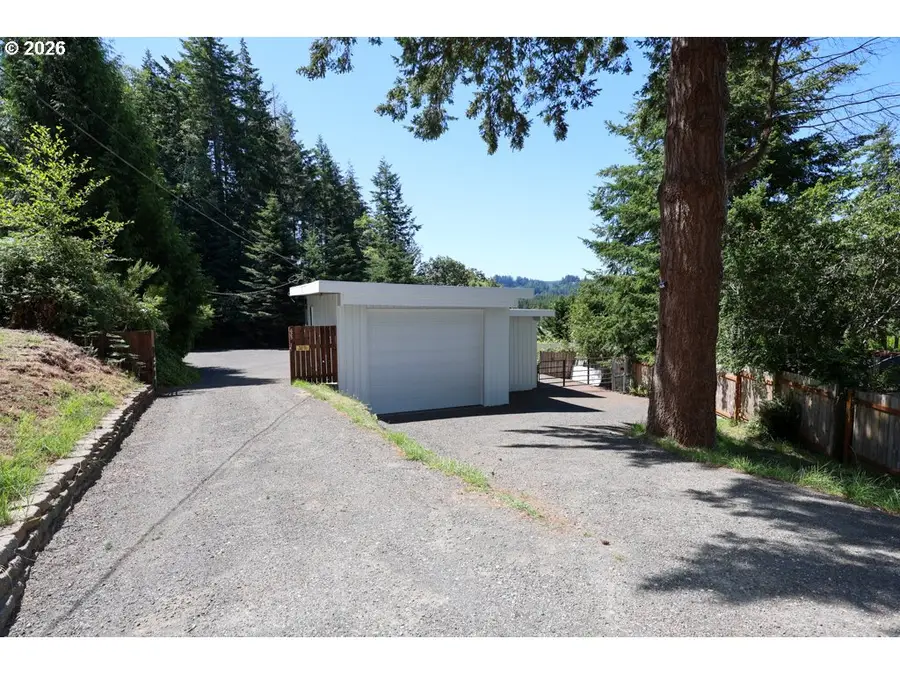 625 Royal Dr, Lakeside, OR 97449 - #2