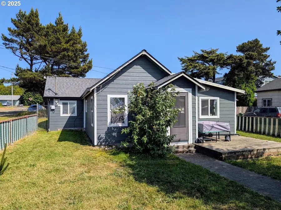 293 N Empire Blvd, Coos Bay, OR 97420 - Image #3