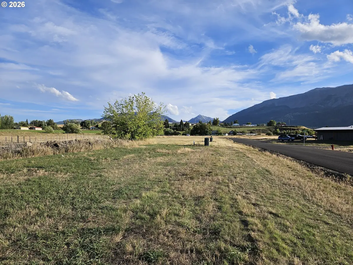 702 N Simeon St, Joseph, OR 97846 - Image #1