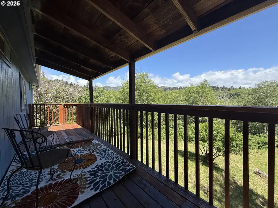 96134 Foxglove Way, Brookings, OR 97415 - #3