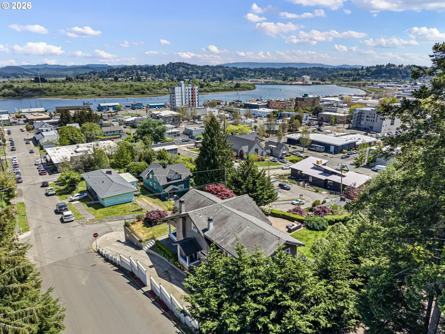 525 Park Ave, Coos Bay, OR 97420 - #3