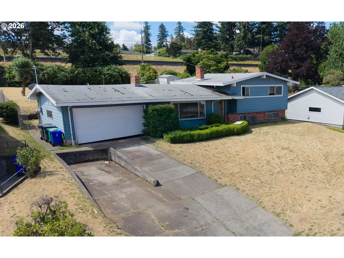 11830 NE Fremont St, Portland, OR 97220 - #1