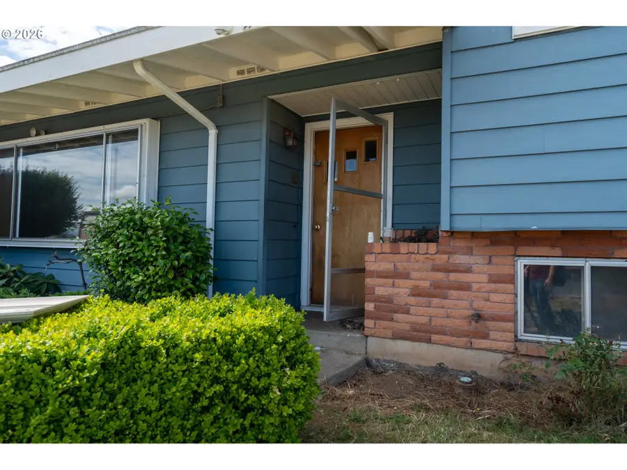 11830 NE Fremont St, Portland, OR 97220 - #2