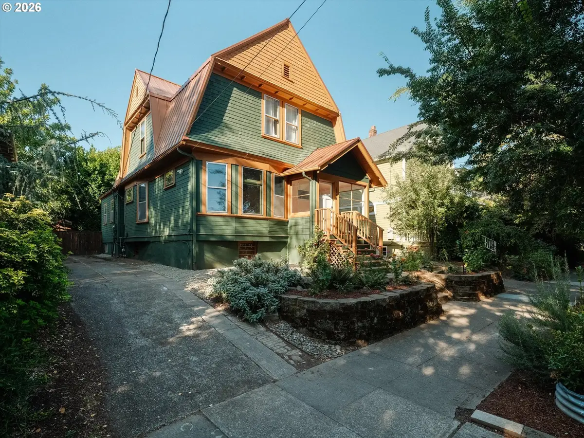 3915 SE Main St, Portland, OR 97214 - #1