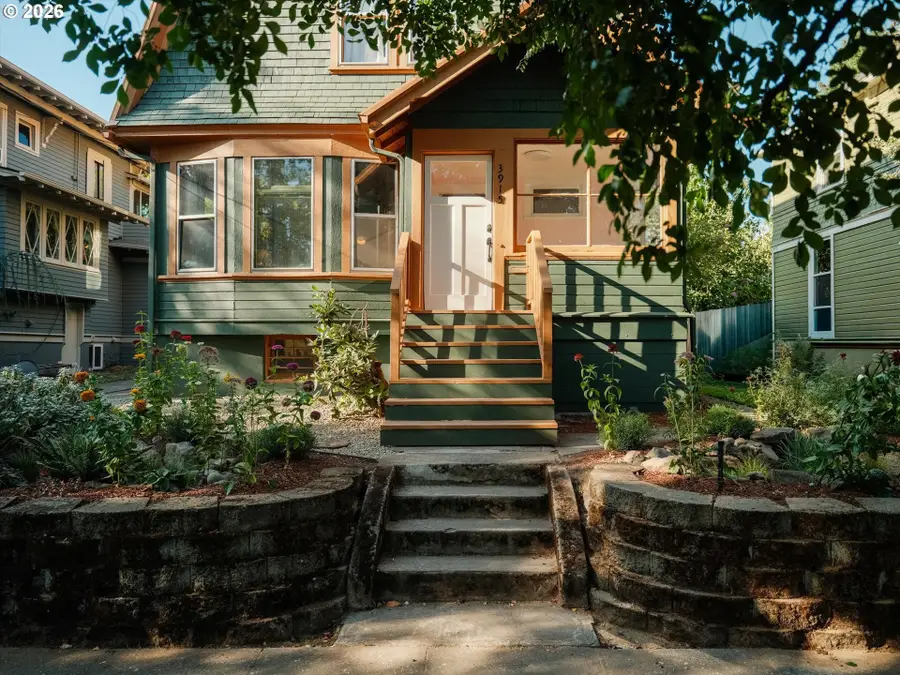 3915 SE Main St, Portland, OR 97214 - #2