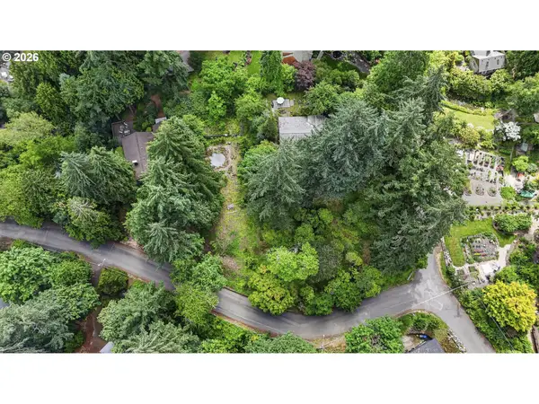 SW 16th Dr, Portland, OR 97219