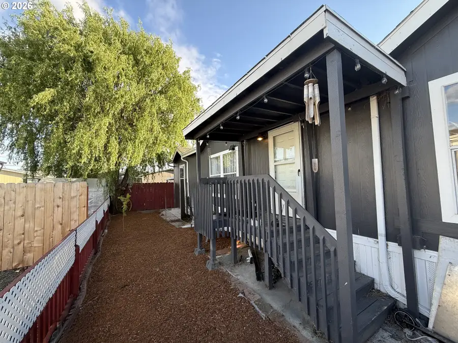 134 NW Anne Ave, Winston, OR 97496 - #3