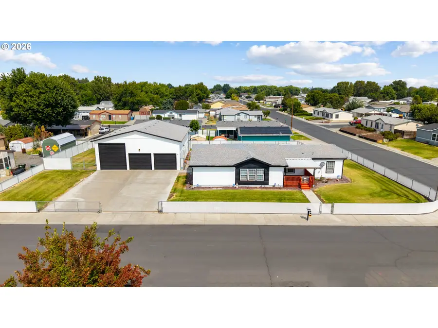 1530 W Brock Ave, Hermiston, OR 97838 - #2