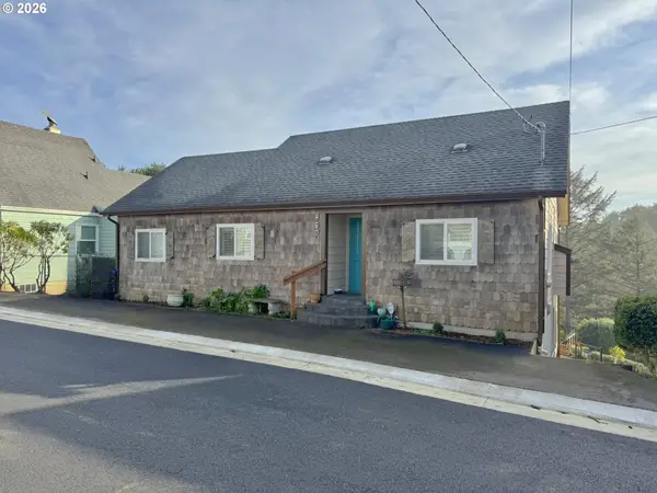 860 SW 10th St, LincolnCity, OR 97367