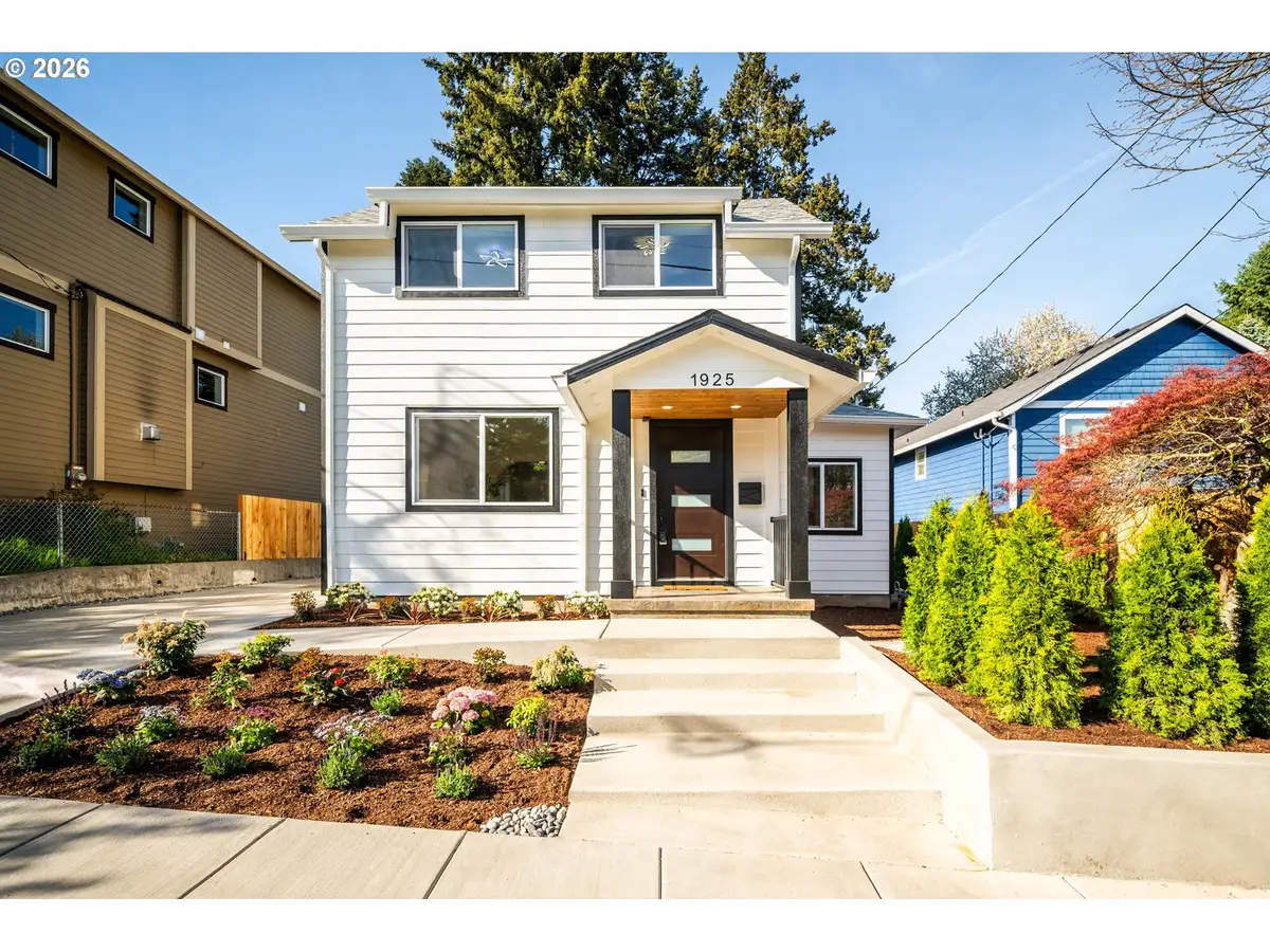 1925 SE Sherrett St, Portland, OR 97202 - #1