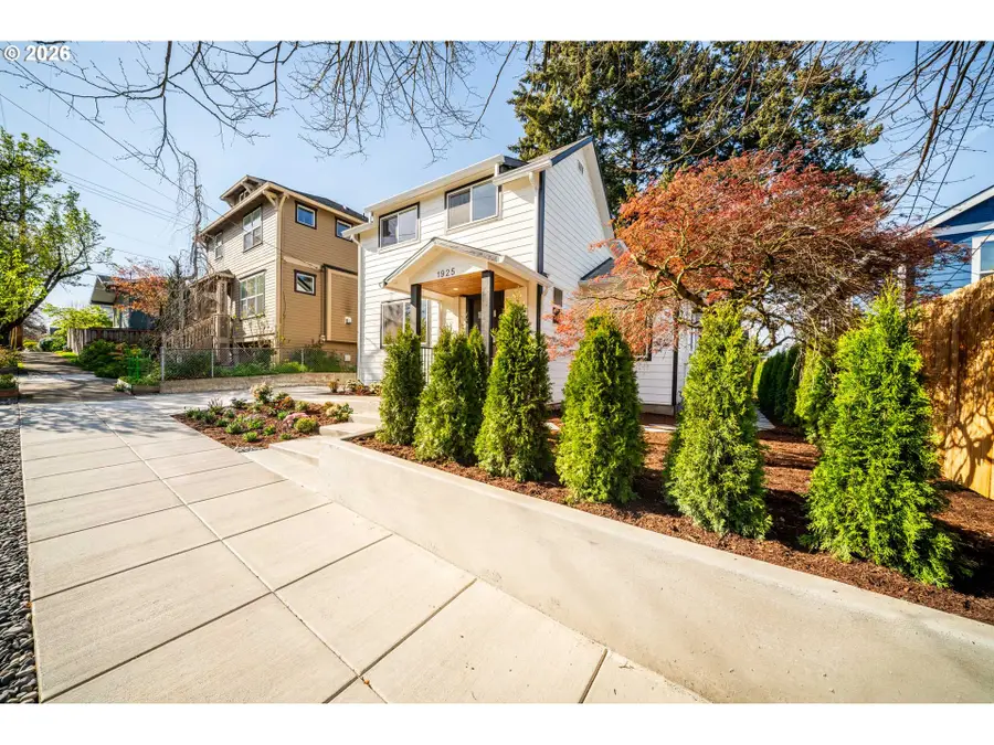1925 SE Sherrett St, Portland, OR 97202 - #3