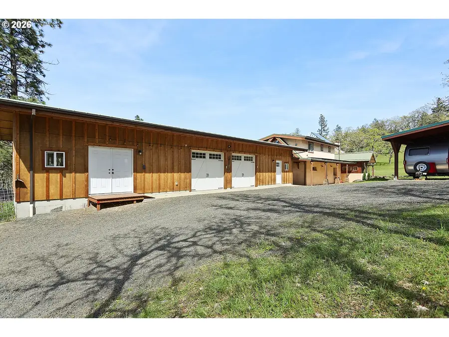 2015 Lonely Ln, Mosier, OR 97040 - #2