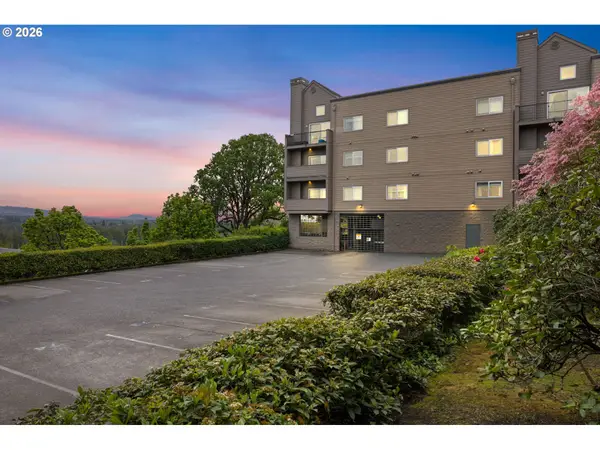 4320 S Corbett Ave #211, Portland, OR 97239