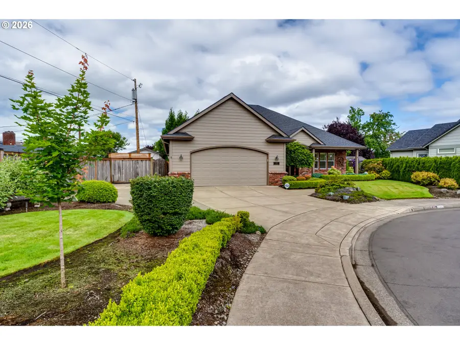 1101 Delrose Ct, Springfield, OR 97477 - #2
