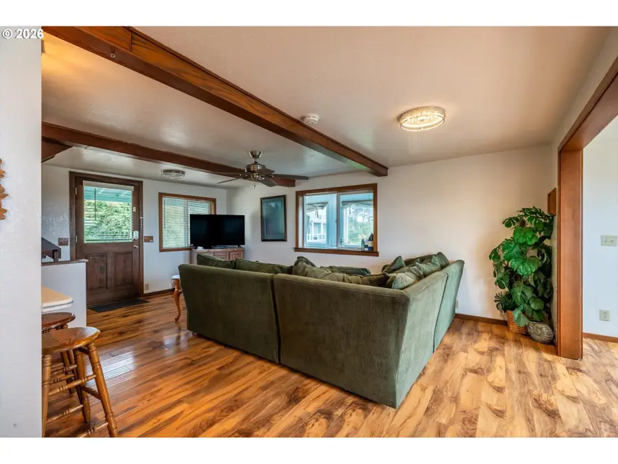88426 2nd Ave, Florence, OR 97439 - #3