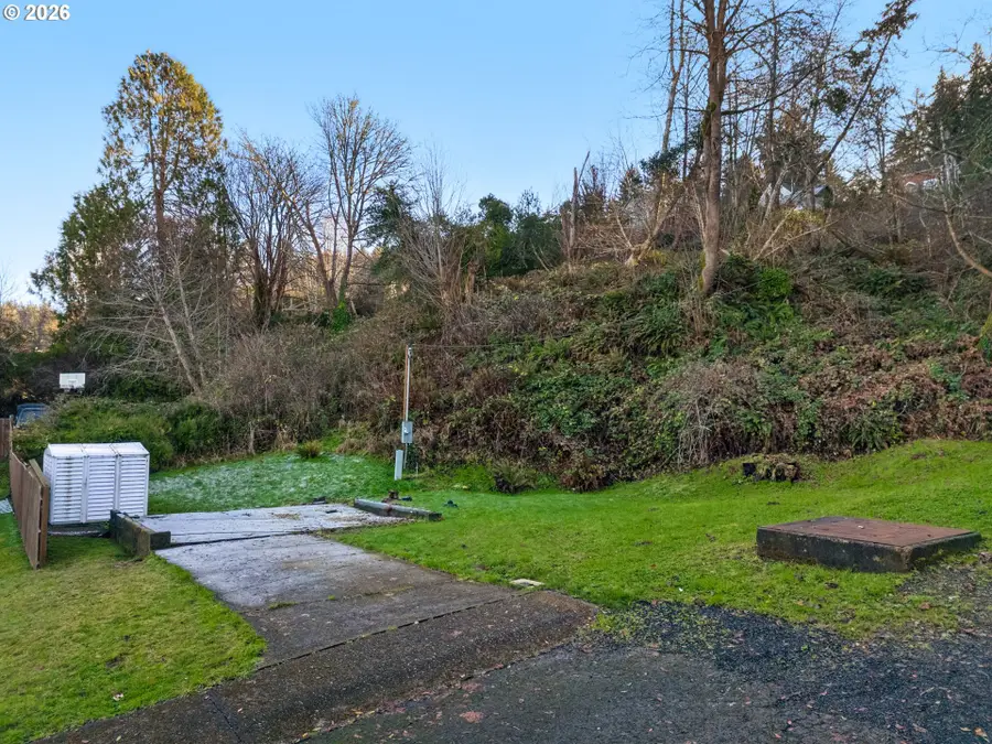 836 33rd St, Astoria, OR 97103 - #3