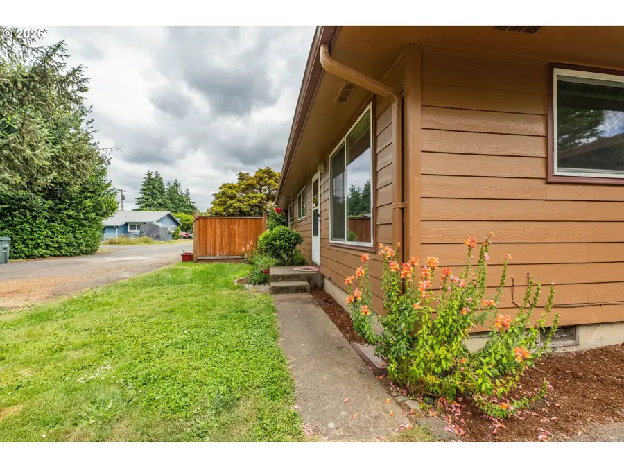 229 Holeman Ave, Eugene, OR 97404 - #2