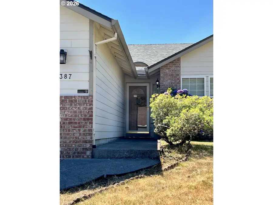 1387 SE Evans Loop, Troutdale, OR 97060 - #3