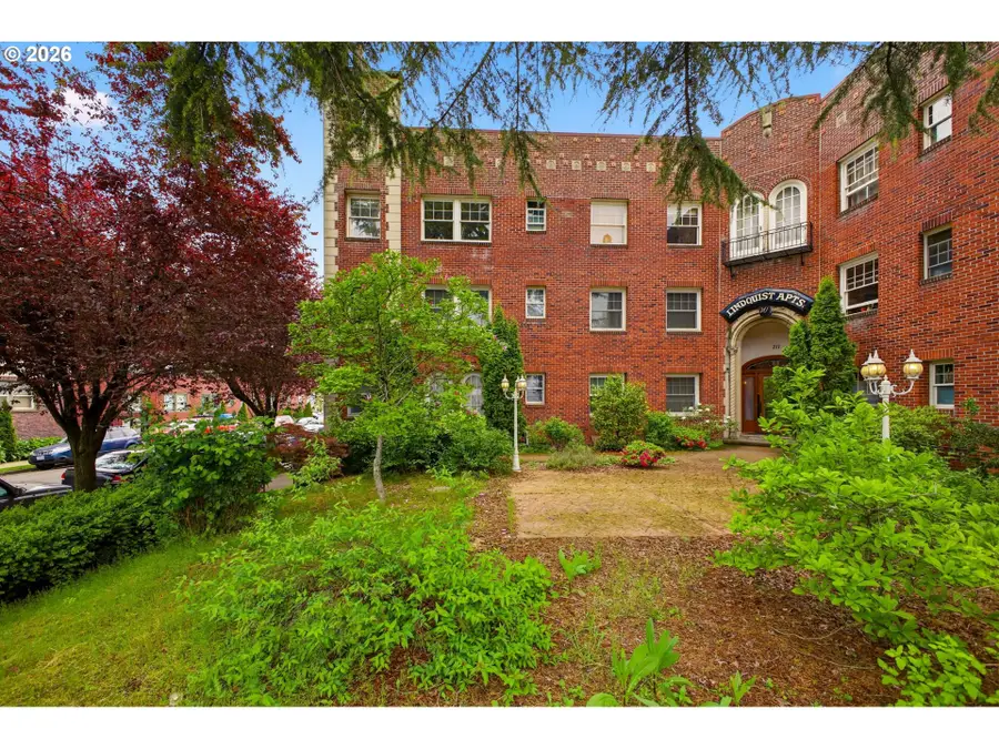 711 NE Randall Ave #301, Portland, OR 97232 - #2