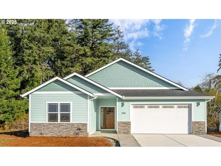 1241 Lighthouse Ln, Brookings, OR 97415 - Image #1