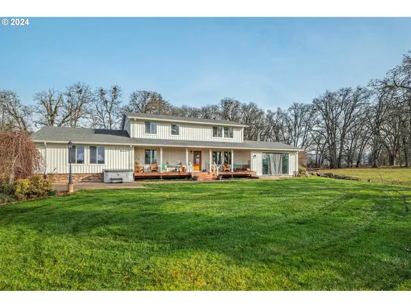 33020 S Dickey Prairie Rd, Molalla, OR 97038