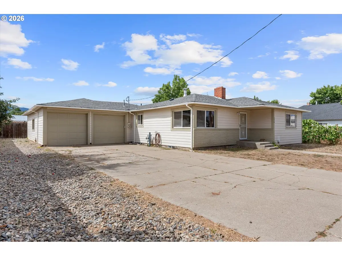 2945 6th St, Baker City, OR 97814 - #1
