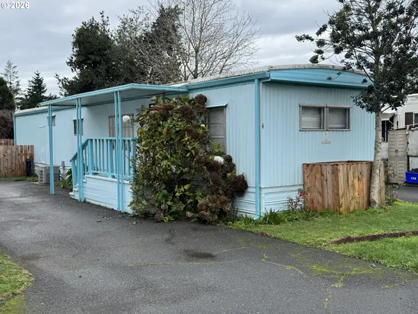 16345 Grootendorst Ln #4, Brookings, OR 97415