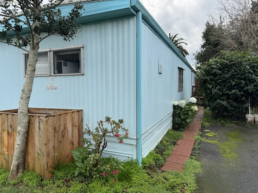 16345 Grootendorst Ln #4, Brookings, OR 97415 - Image #3