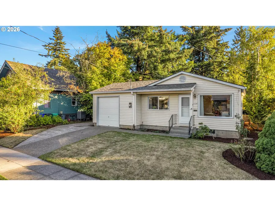 3724 SE Schiller St, Portland, OR 97202 - #2
