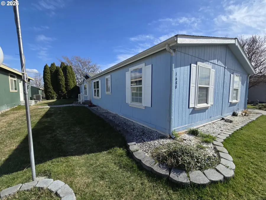 1688 NE 3rd Pl, Hermiston, OR 97838 - #2
