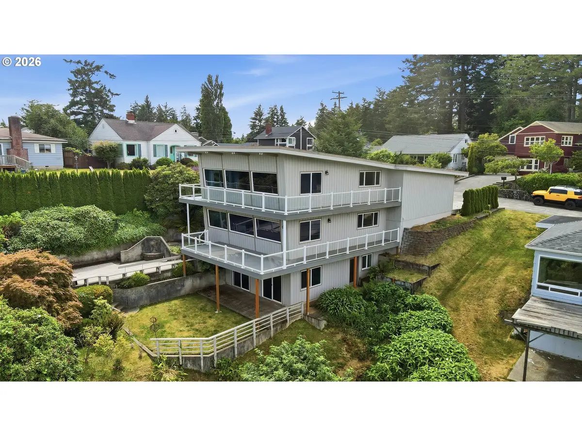 451 Simpson Ave, North Bend, OR 97459 - #1