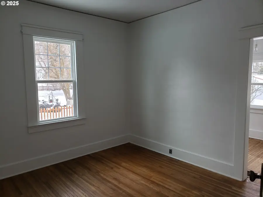 404 N Holmes St, Wallowa, OR 97885 - Image #3