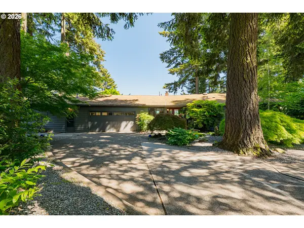 17542 Kirkwood Rd, Gladstone, OR 97027