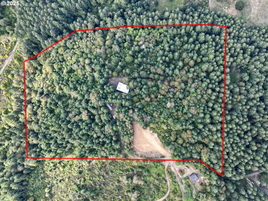 24977 Sturtevant Dr, Veneta, OR 97487 - Image #2